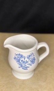 Pfaltzgraff Yorktowne Creamer Stoneware Blue Floral Made in USA